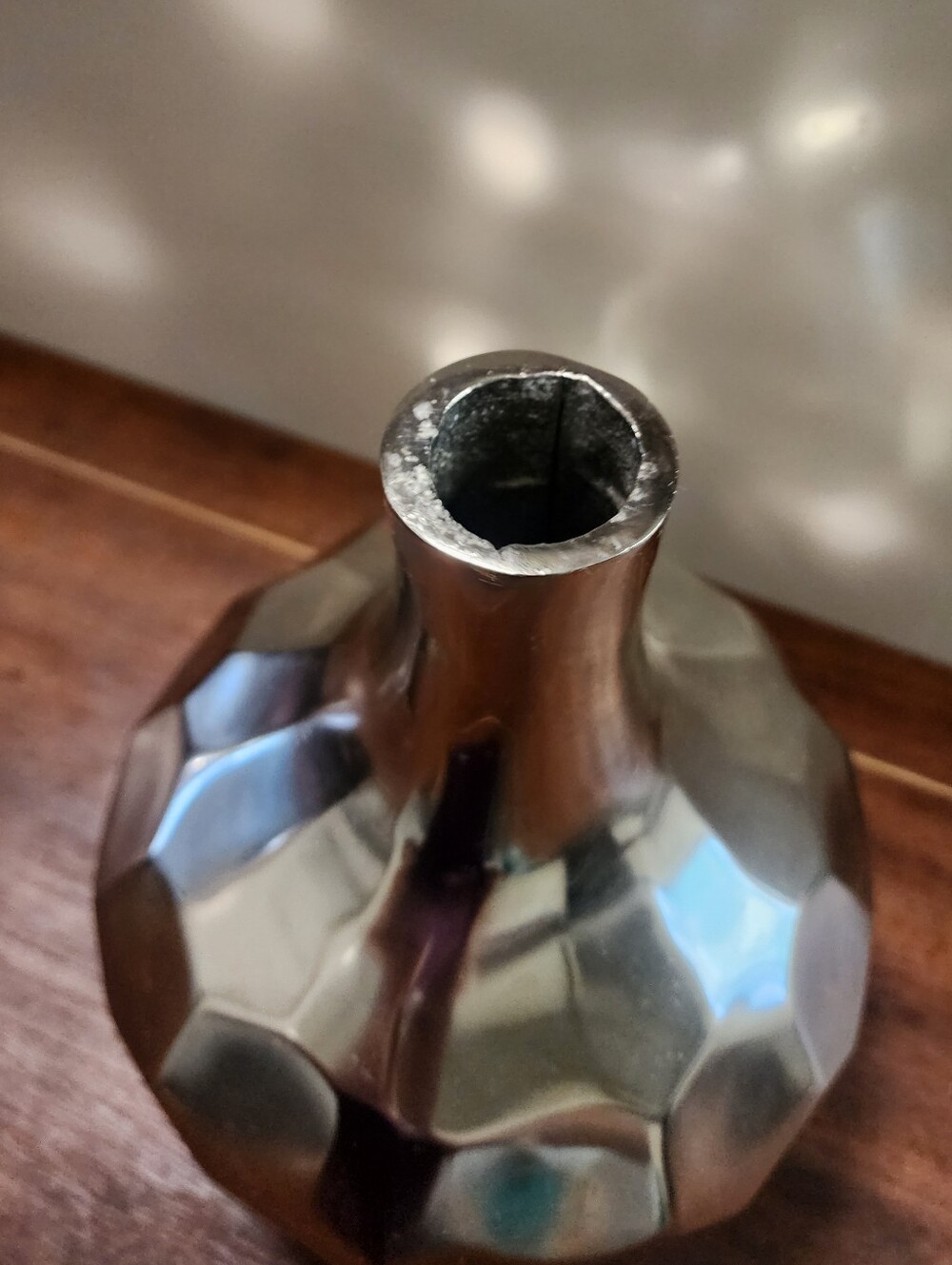 Stylish Silvertone Vase - Picture 3 of 4